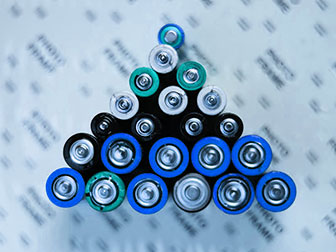 Researchers Create High Performance Li-ion Batteries From Silicon